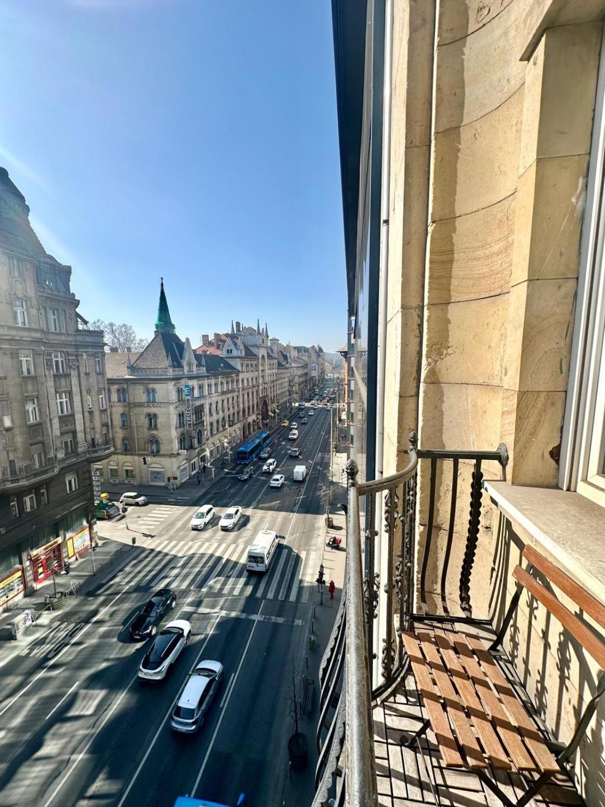 Home R474 #Freeparking Budapest Kültér fotó